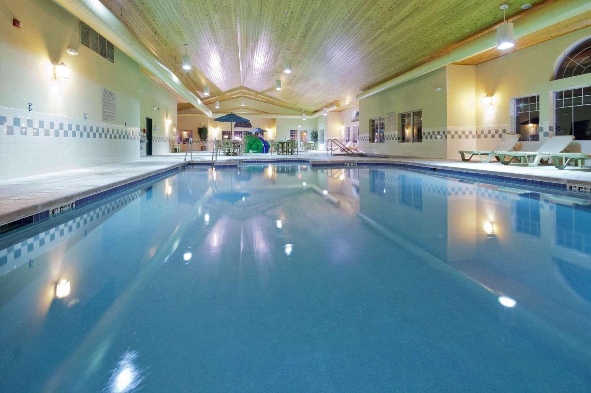 Country Inn & Suites By Radisson, Green Bay East, Wi Екстериор снимка